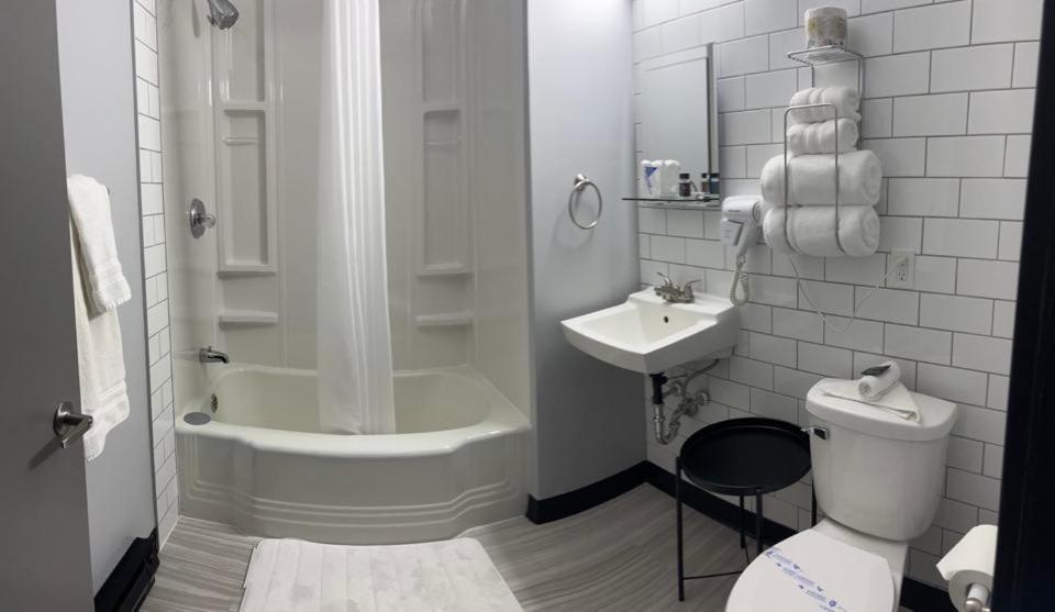 Acadian Hotel Стивенвилл Экстерьер фото